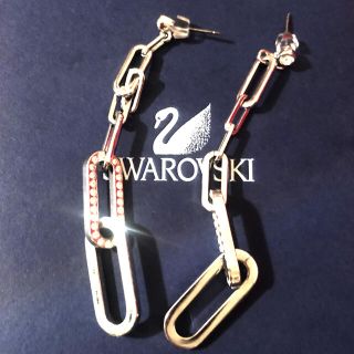 スワロフスキー(SWAROVSKI)の【最終価格】スワロフスキー チェーンデザインピアス レアデザイン シルバー (ピアス)