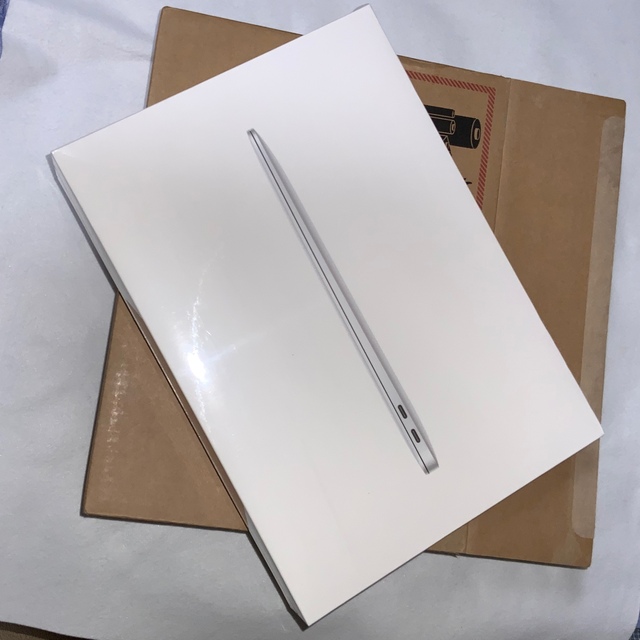 Mac (Apple)(マック)の【新品・未開封】M1 MacBook Air シルバー スマホ/家電/カメラのPC/タブレット(ノートPC)の商品写真