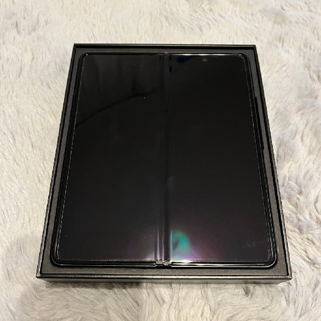 Docomo Galaxy Z Fold3 5G SC-55B 純正ケース付き