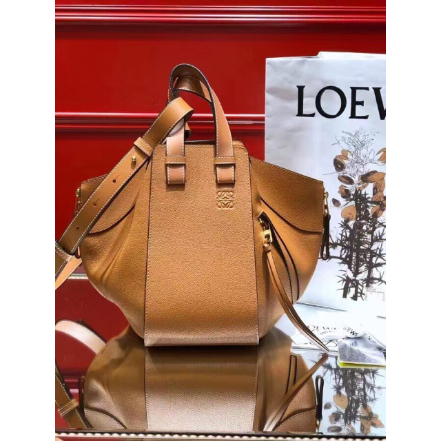 生まれのブランドで LOEWE ハンドバッグ ショルダーバッグ ハンモック