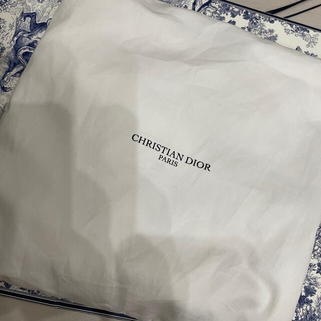 Dior クッション 緩衝材