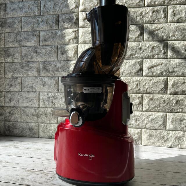 美品 Kuvings スロージューサー JSG-825 - www.eeducationgroup.com バイデン政権は制裁強化 KUVINGS ホールスロージューサー JSG-825M レッド 調理機器