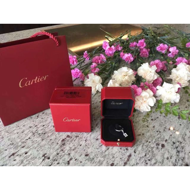 Cartier(カルティエ)の★正規品★Cartier★２Cベビーチャーム&リング#8.0★７５０WG レディースのアクセサリー(リング(指輪))の商品写真