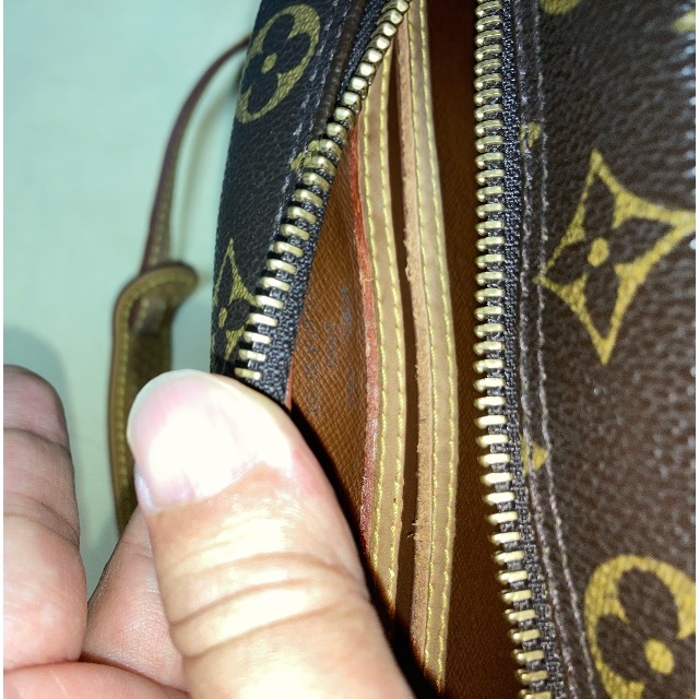 LOUIS VUITTON(ルイヴィトン)のルイヴィトン　ブロワ　M51221 レディースのバッグ(ショルダーバッグ)の商品写真