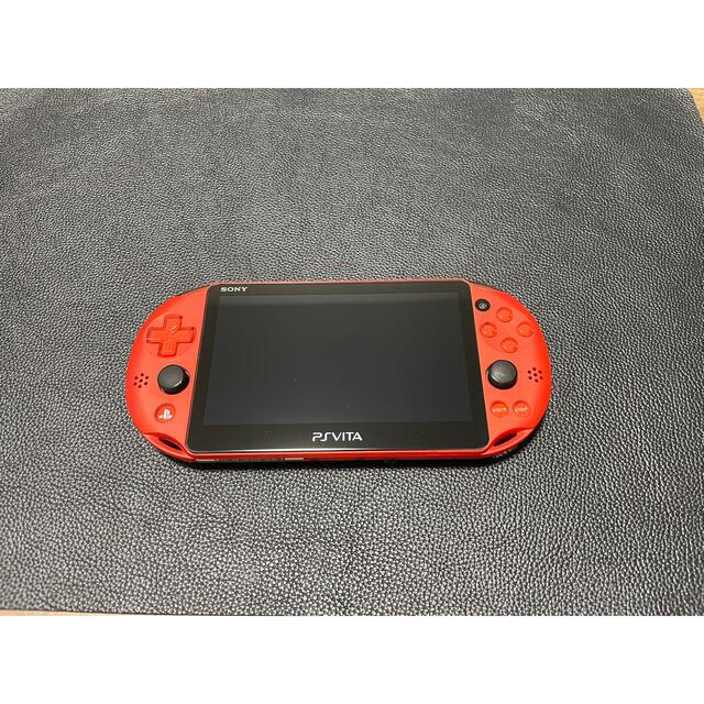 PlayStation Vita(プレイステーションヴィータ)のPS VITA メタリック・レッド エンタメ/ホビーのゲームソフト/ゲーム機本体(携帯用ゲーム機本体)の商品写真