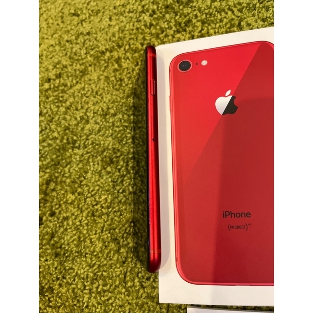 iPhone(アイフォーン)のアップル iphone8  プロダクトレッド　64 docomo  スマホ/家電/カメラのスマートフォン/携帯電話(スマートフォン本体)の商品写真