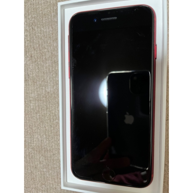 iPhone(アイフォーン)のアップル iphone8  プロダクトレッド　64 docomo  スマホ/家電/カメラのスマートフォン/携帯電話(スマートフォン本体)の商品写真