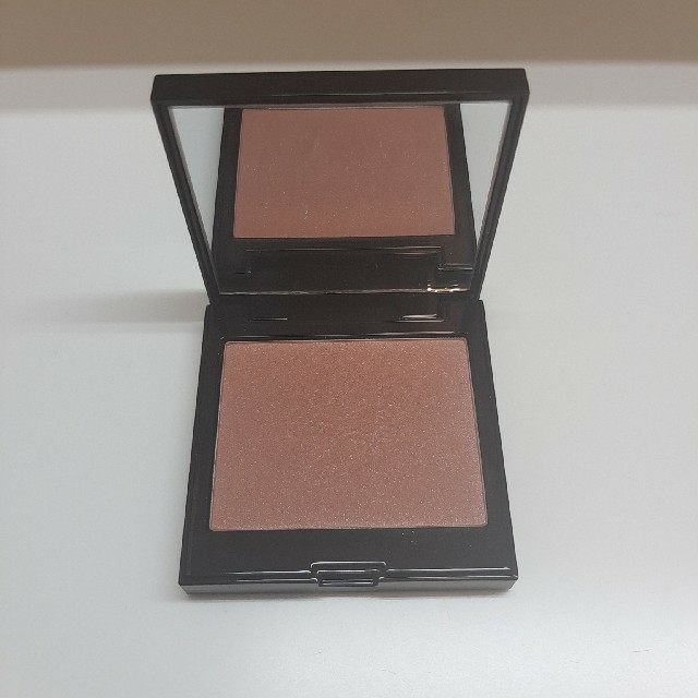 laura mercier(ローラメルシエ)のローラメルシエ ブラッシュ カラー インフュージョン 06 チャイ 6g コスメ/美容のベースメイク/化粧品(チーク)の商品写真