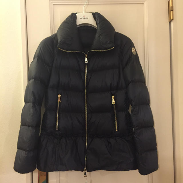 MONCLER(モンクレール)のあんな♡様 美品 モンクレールダウン レディースのジャケット/アウター(ダウンジャケット)の商品写真