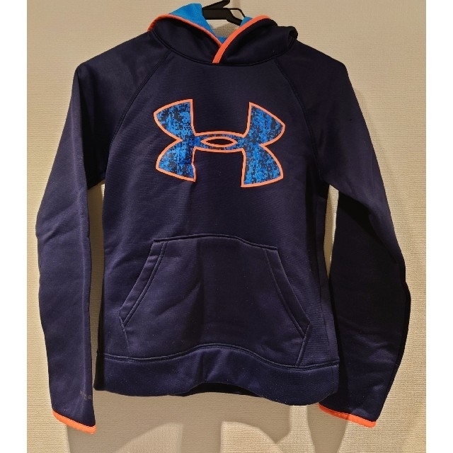 UNDER ARMOUR(アンダーアーマー)の《りゅう様専用》アンダーアーマーキッズ　長袖パーカー【140】 キッズ/ベビー/マタニティのキッズ服男の子用(90cm~)(ジャケット/上着)の商品写真