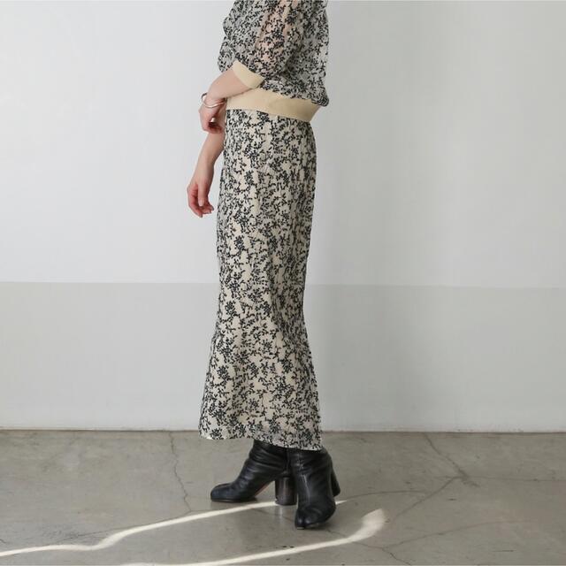CLANE(クラネ)のクラネ　フラワー刺繍スカート レディースのスカート(ロングスカート)の商品写真