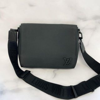 ヴィトン(LOUIS VUITTON) メッセンジャーバッグ(メンズ)の通販 300点 ...