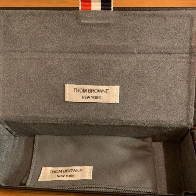 THOM BROWNE(トムブラウン)のTHOM BROWNE eyewear TB-011 メンズのファッション小物(サングラス/メガネ)の商品写真