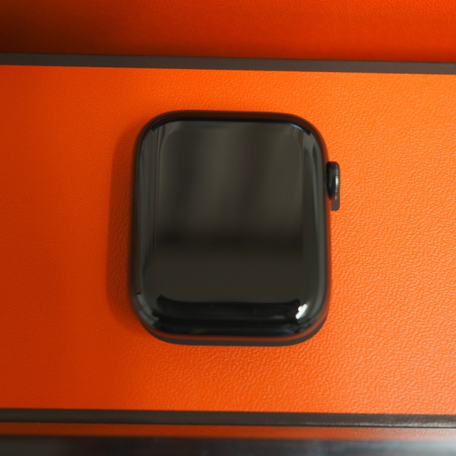 Hermes(エルメス)のHERMES Apple Watch 6 44mm SpaceBlack メンズの時計(腕時計(デジタル))の商品写真