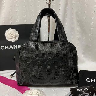 シャネル(CHANEL)の【専用】CHANEL パンチング ミニボストン キャビアスキン でかココ(ハンドバッグ)