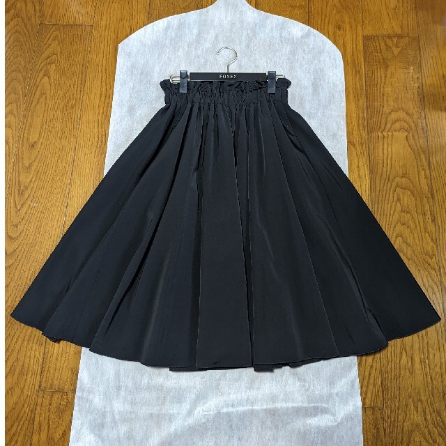 FOXEY(フォクシー)のフォクシー Skirt "Lunar Twilight" ブラック 38 レディースのスカート(ひざ丈スカート)の商品写真