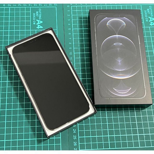 iPhone 12 Pro Max 256GB グラファイトモデル