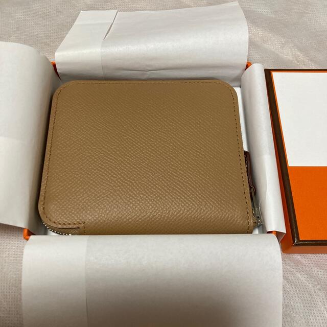 Hermes(エルメス)の【新品未使用】エルメス　シルクイン　コンパクト　チャイ　新品 レディースのファッション小物(財布)の商品写真