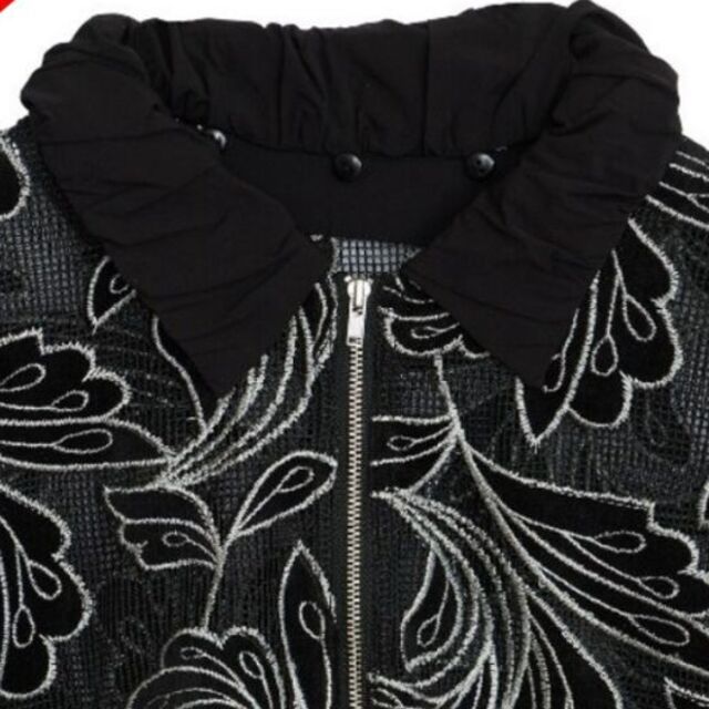 Ameri VINTAGE(アメリヴィンテージ)の着１回  EVELYN LACE BLOUSONブラック レディースのジャケット/アウター(ブルゾン)の商品写真