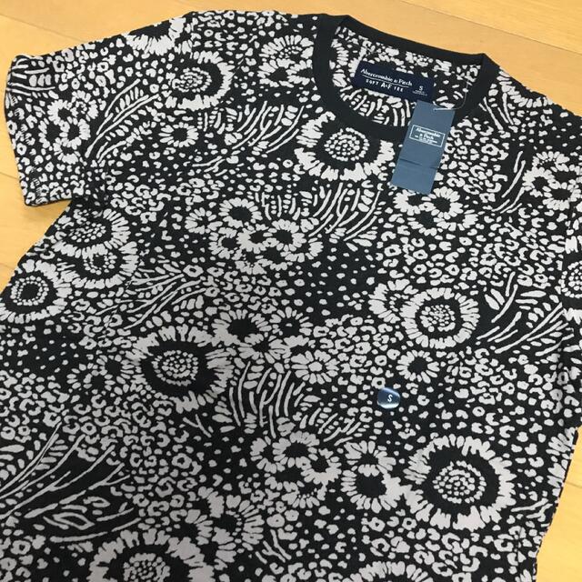 Abercrombie&Fitch(アバクロンビーアンドフィッチ)の送料無料◎XS◎新品正規品◎アバクロ◎UネックTシャツ◎ メンズのトップス(Tシャツ/カットソー(半袖/袖なし))の商品写真