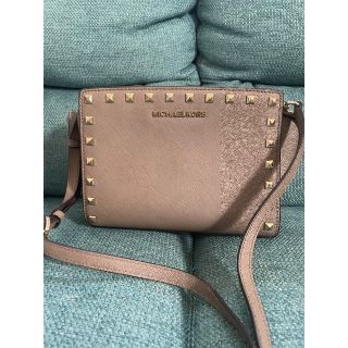 マイケルコース(Michael Kors)のMichael Kors ゴールド スタッズ クロスボディ(ショルダーバッグ)