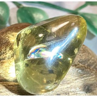 変革の石✨ 万華鏡　オウロヴェルデクォーツ メタモルフォーゼス　タンブル(各種パーツ)