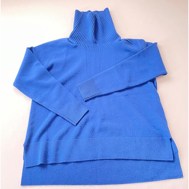 Khaju(カージュ)のカージュ　青　ブルー　ニット　タートル レディースのトップス(ニット/セーター)の商品写真