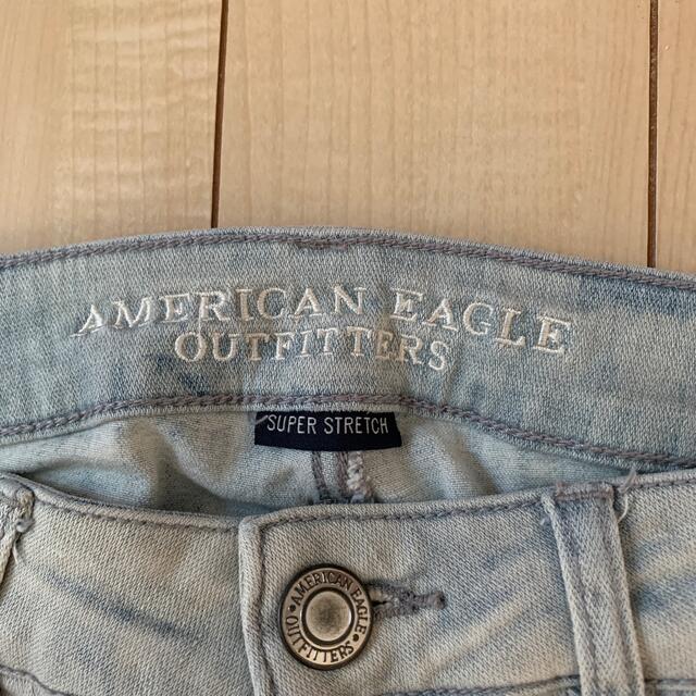 American Eagle(アメリカンイーグル)のアメリカンイーグル　ダメージジーンズ レディースのパンツ(デニム/ジーンズ)の商品写真