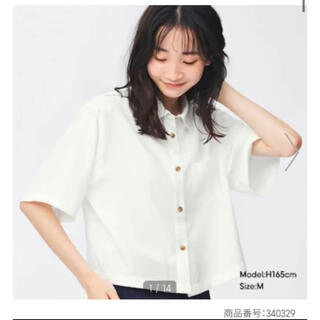 ジーユー(GU)のクロップドシャツ(5分袖) 白(Tシャツ(半袖/袖なし))