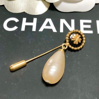 シャネル 金 ブローチ/コサージュの通販 56点 | CHANELのレディースを ...