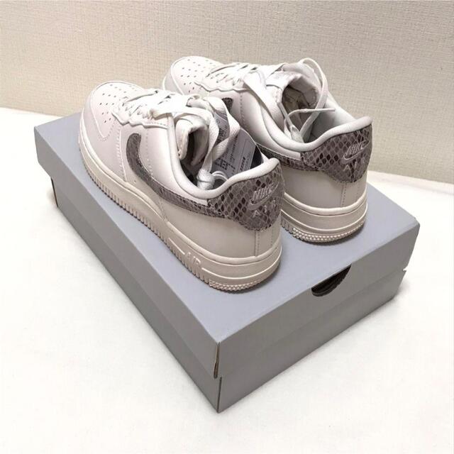 NIKE - 【新品】NIKE WMNS AIR FORCE 1 07 白 スネーク パイソンの通販 ...