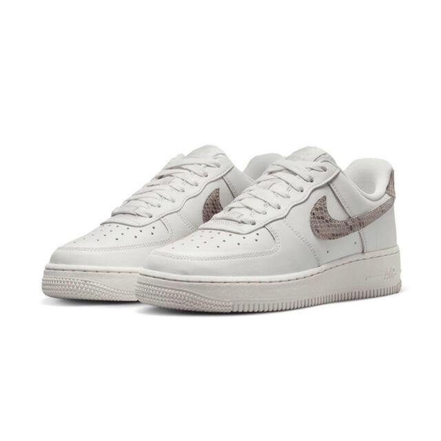 NIKE - 【新品】NIKE WMNS AIR FORCE 1 07 白 スネーク パイソンの通販 ...