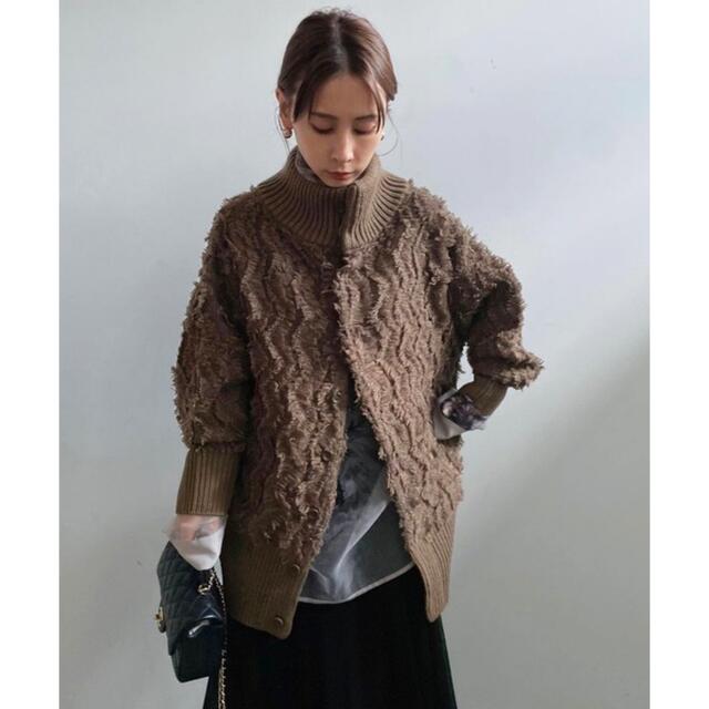 Ameri VINTAGE(アメリヴィンテージ)のAmeri VINTAGE 2WAY FLUFFY FRINGE KNIT レディースのトップス(ニット/セーター)の商品写真