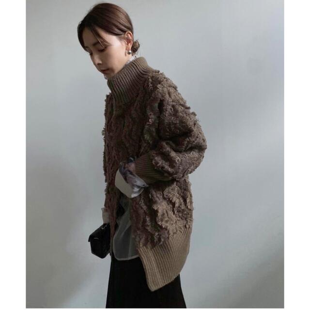 Ameri VINTAGE(アメリヴィンテージ)のAmeri VINTAGE 2WAY FLUFFY FRINGE KNIT レディースのトップス(ニット/セーター)の商品写真