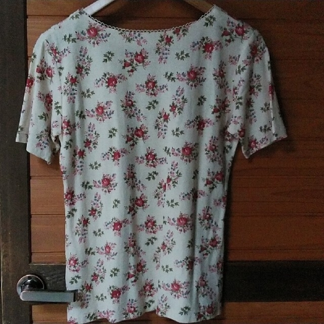 MAYSON GREY(メイソングレイ)の麻混綿の半袖トップス（花柄） レディースのトップス(Tシャツ(半袖/袖なし))の商品写真