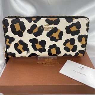 コーチ(COACH)のコーチ　COACH 長財布　ラウンドジップ　レオパード　ヒョウ柄(財布)