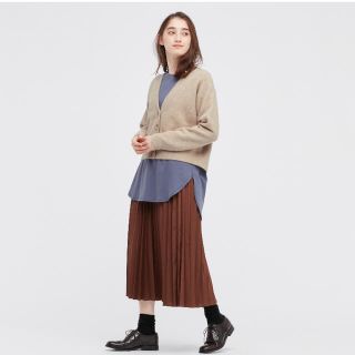 ユニクロ(UNIQLO)のユニクロ　スフレヤーンvネックショートカーディガン(カーディガン)