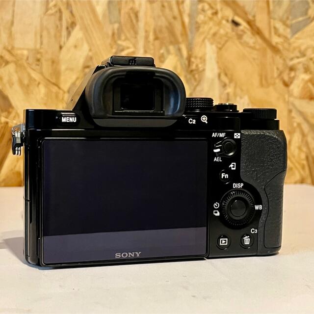 SONY(ソニー)のα7 ズームレンズキット SONY ILCE−7 スマホ/家電/カメラのカメラ(ミラーレス一眼)の商品写真