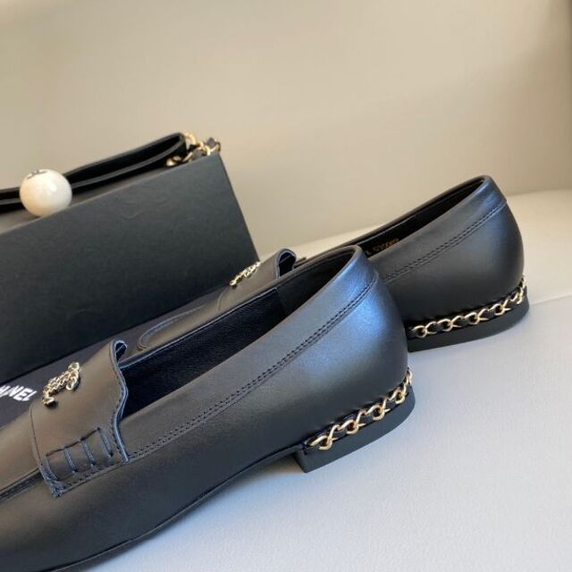 CHANEL ローファー 足元で決まるオシャレ感 CHANEL ローファー 足元で決まるオシャレ感