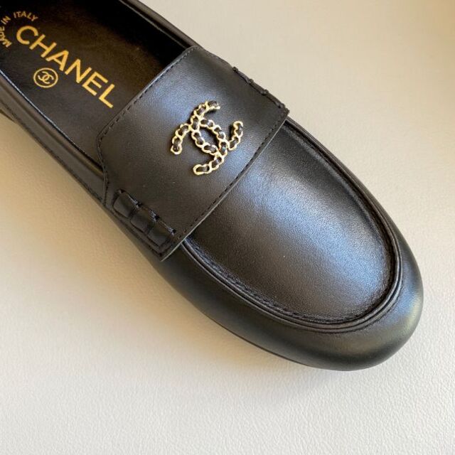 CHANEL ローファー 足元で決まるオシャレ感 CHANEL ローファー 足元で決まるオシャレ感