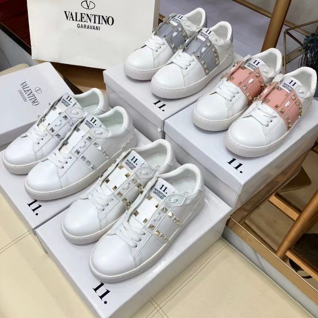 超高品質で人気の スニーカー#人気、valentino#新品未使用