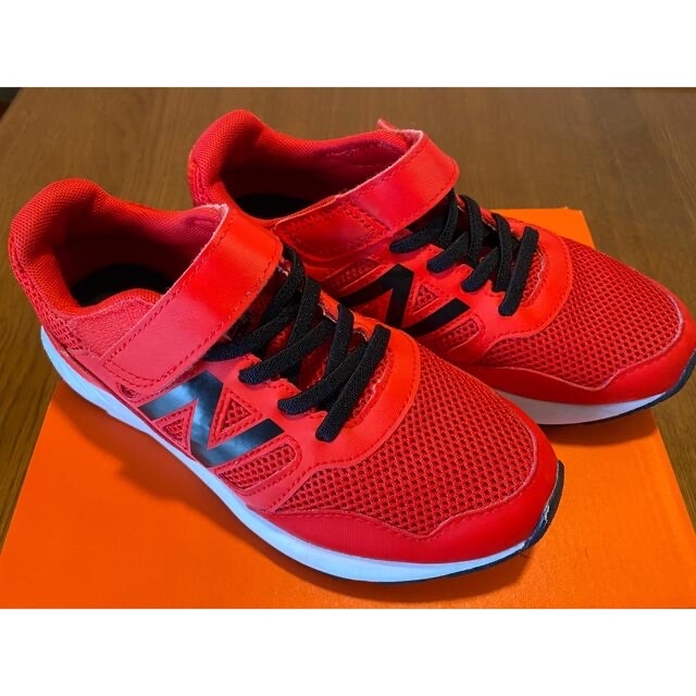 New Balance(ニューバランス)の20センチ　ニューバランス　キッズシューズ　YT570 運動靴　通学 軽量 キッズ/ベビー/マタニティのキッズ靴/シューズ(15cm~)(スニーカー)の商品写真