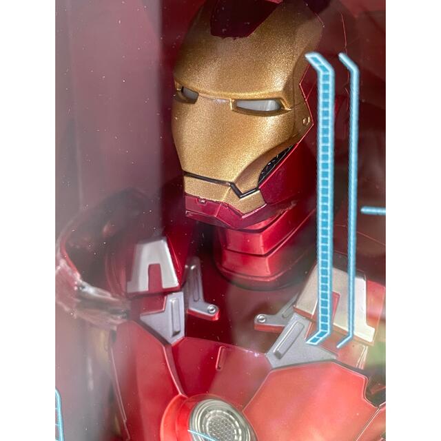 MARVEL - 【新品未開封】NECA アイアンマン フィギュアの通販 by