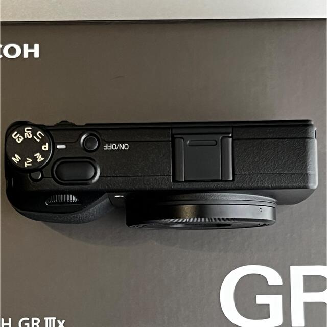 RICOH(リコー)の★新品同様★RICOH GR IIIx 限定リング付 スマホ/家電/カメラのカメラ(コンパクトデジタルカメラ)の商品写真