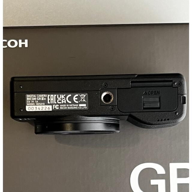 RICOH(リコー)の★新品同様★RICOH GR IIIx 限定リング付 スマホ/家電/カメラのカメラ(コンパクトデジタルカメラ)の商品写真