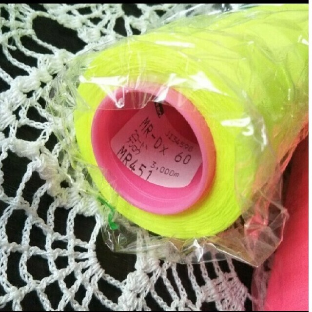 ミシン糸 蛍光色 ４本セット ハンドメイドの素材/材料(生地/糸)の商品写真