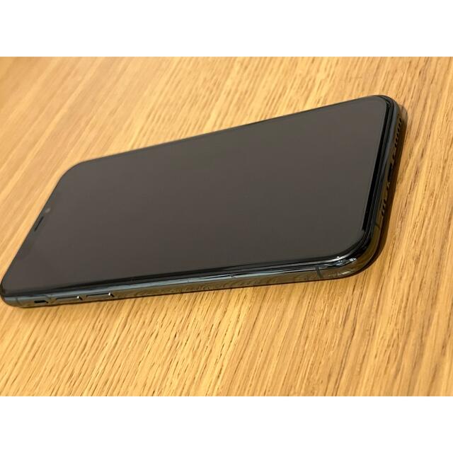 iPhone(アイフォーン)の週末特価　iPhone 11 Pro 256GB ミッドナイトグリーン スマホ/家電/カメラのスマートフォン/携帯電話(スマートフォン本体)の商品写真