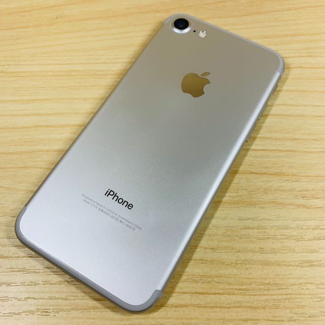 SIM フリーiPhone7 本体　simフリー