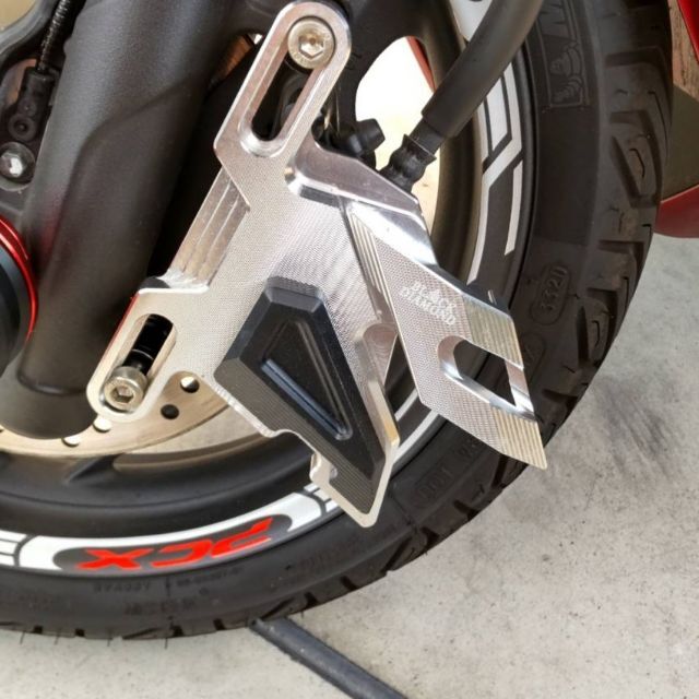 送料無料/即納】 PCX JK05 JF81 ブラックダイヤモンドキャリパー 赤色