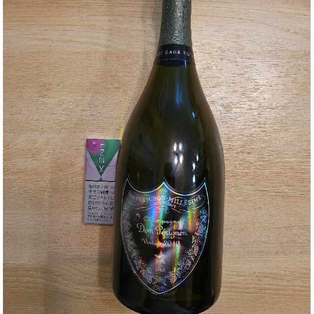 Dom Pérignon(ドンペリニヨン)のレディー・ガガ　ドン・ペリニヨン　イチゴ様専用 食品/飲料/酒の酒(シャンパン/スパークリングワイン)の商品写真